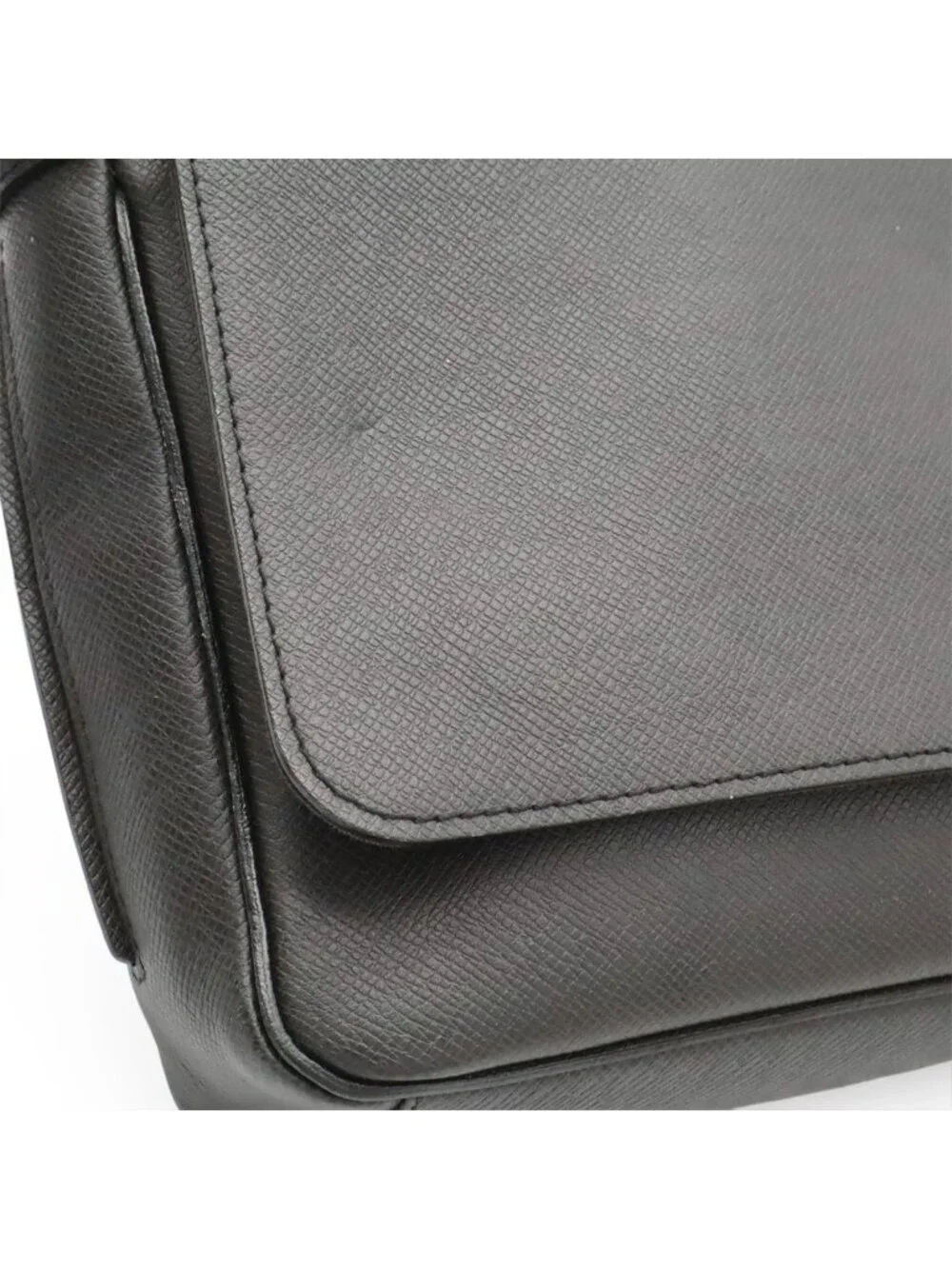 Louis Vuitton Taiga Roman PM Shoulder Bag Crossbody Leather Ardoise Black